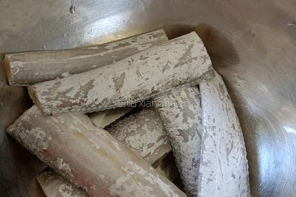 清蒸带鱼减脂餐的做法图解2