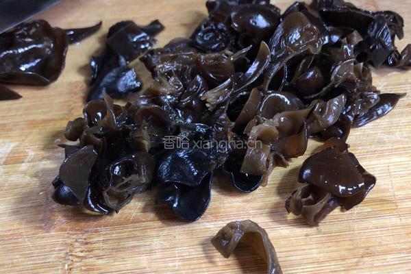 黑木耳小米粥的做法图解4