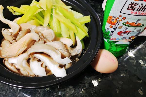 莴笋平菇鸡蛋汤的做法图解1
