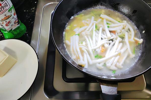 开洋豆腐海鲜菇汤的做法图解6