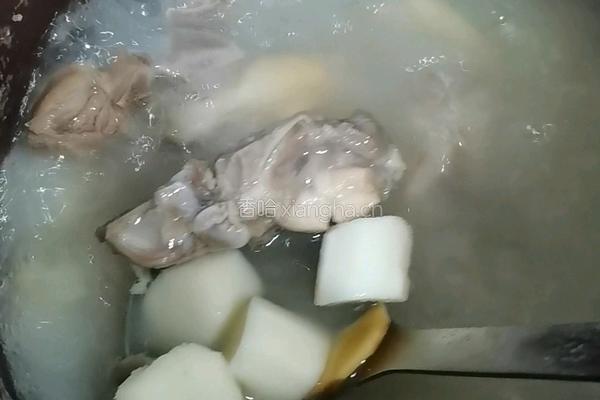 淮山排骨汤的做法图解3