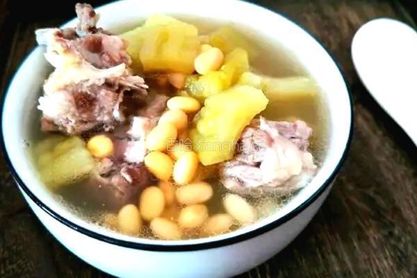 黄豆苦瓜排骨汤的做法图解6
