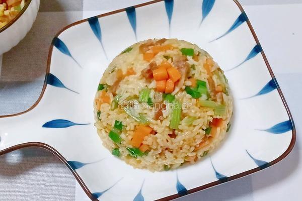 腊肠芹菜胡萝卜炒饭的做法图解9