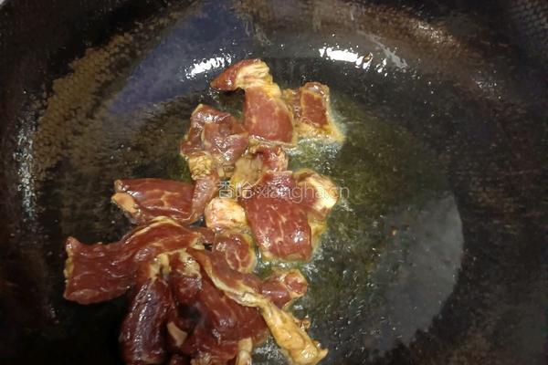 杏鲍菇炒肉的做法图解9