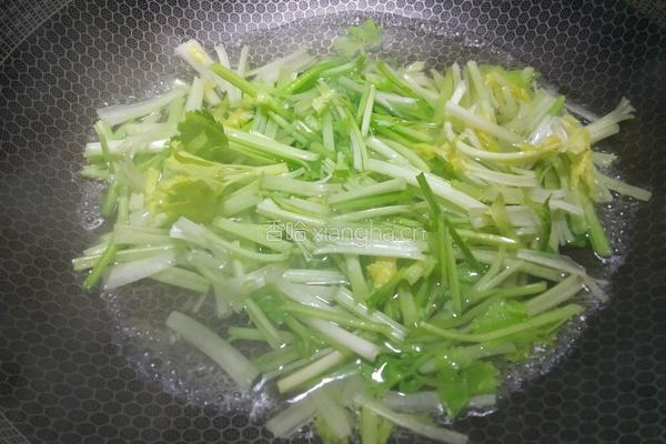 肉皮炒三丝的做法图解4