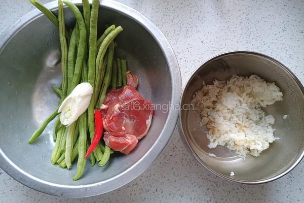 肉沫豆角拌饭的做法图解2