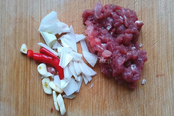 肉沫豆角拌饭的做法图解4
