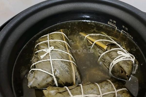 大米猪肉粽的做法图解25