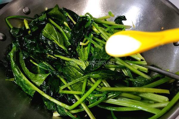 清炒菠菜的做法图解5