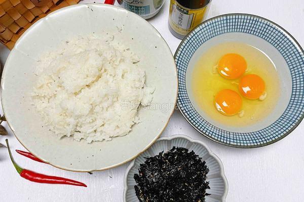 紫菜饭团的做法图解1