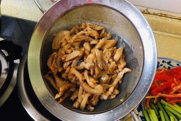 蒜苔过油肉的做法图解5