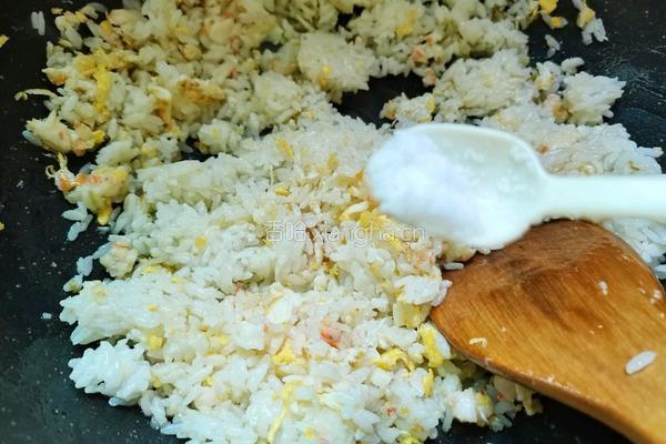 虾仁蛋炒饭的做法图解8