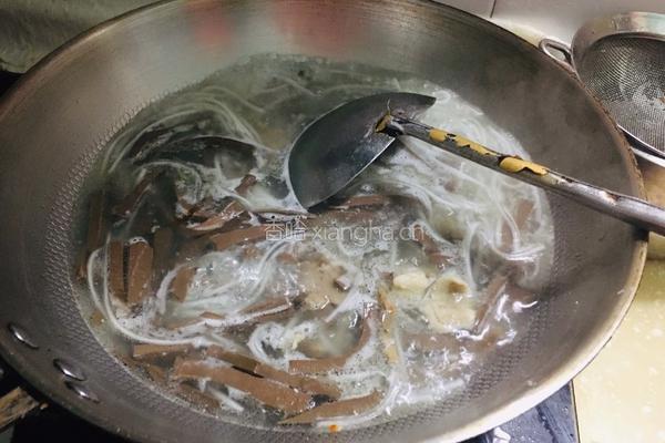 鸭血粉丝羊肉汤的做法图解4