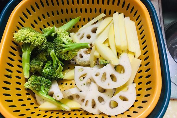 香锅什锦虾的做法图解1
