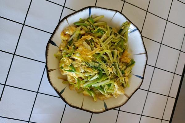 蒜苗炒鸡蛋