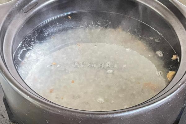 生滚海鲜粥的做法图解3