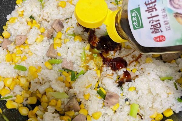 玉米烤肠炒饭的做法图解8