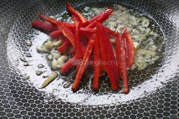 芹菜炒五花的做法图解7