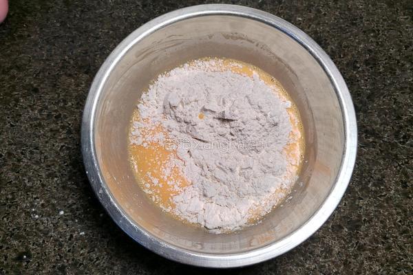 斑马纹戚风蛋糕的做法图解4