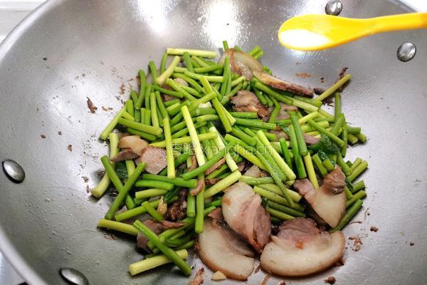 蒜苔猪头肉饭 的做法图解6