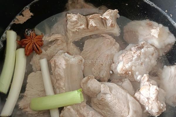 排骨炖豆角的做法图解3
