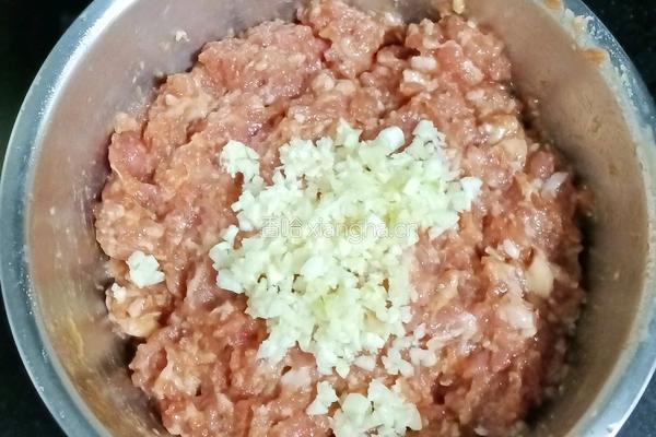 小米鹌鹑蛋蒸肉丸的做法图解3