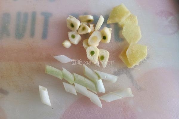 口蘑炒鸡胸肉盖浇饭的做法图解6