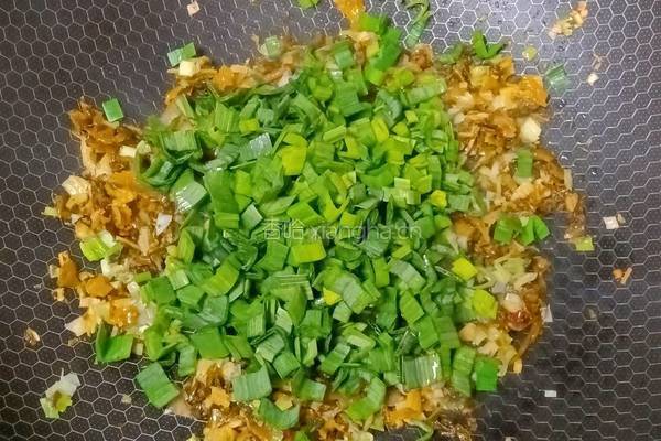鸡蛋酸菜盖饭的做法图解8