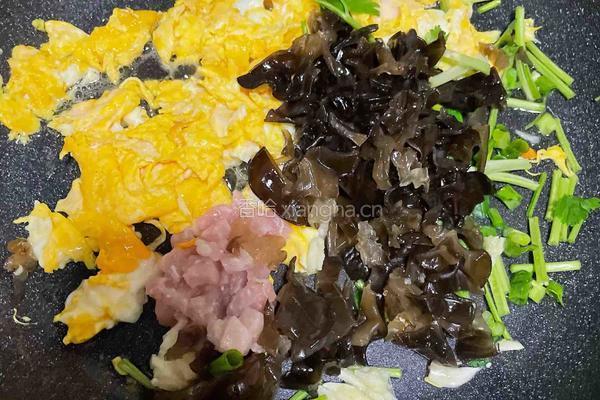 鸡蛋木耳炒饭的做法图解5