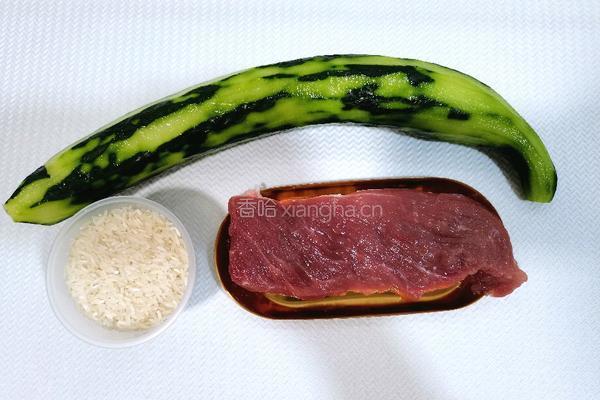 青瓜肉片饭的做法图解1