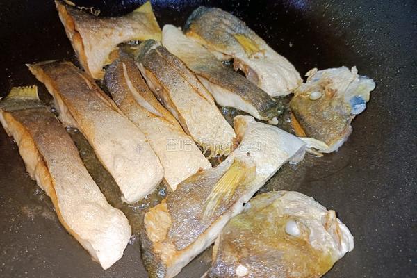 腐竹烧鲳鱼的做法图解6