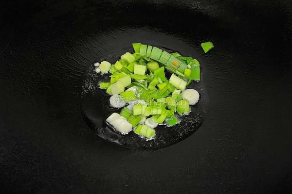 鱼香肉丝盖饭的做法图解2