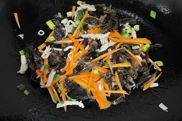 鱼香肉丝盖饭的做法图解6