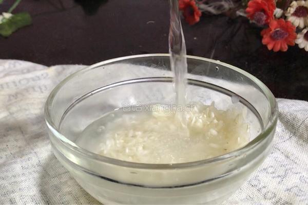 大米薏仁米豆浆的做法图解2