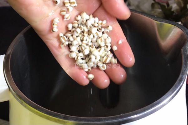 大米薏仁米豆浆的做法图解3