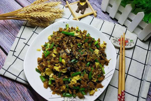 外婆菜炒鸡蛋