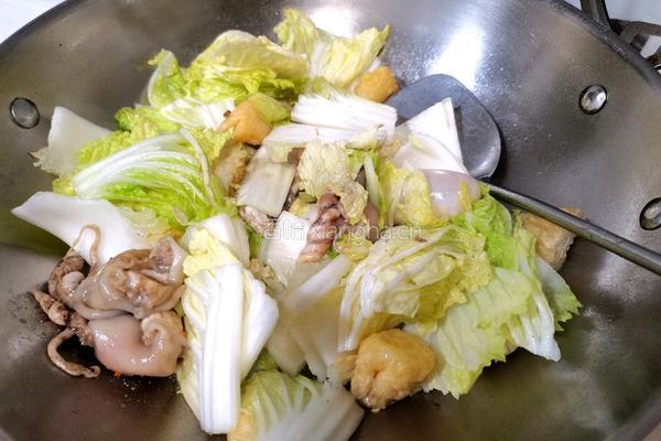 豆泡焖白菜的做法图解4