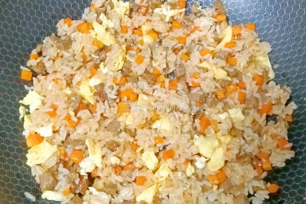 牛肉丸胡萝卜蛋炒饭的做法图解9