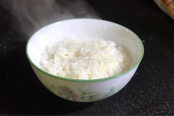 米饭玉子烧的做法图解1