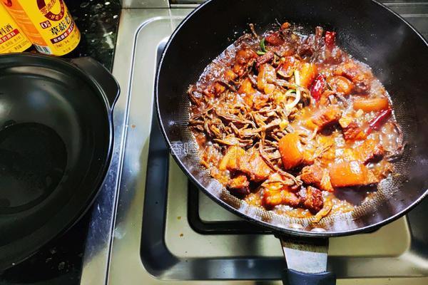 五花肉烧豇豆干的做法图解7