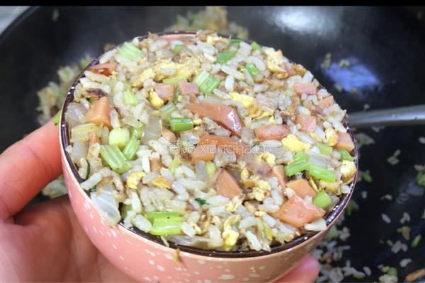 火腿鸡蛋菜炒饭的做法图解11
