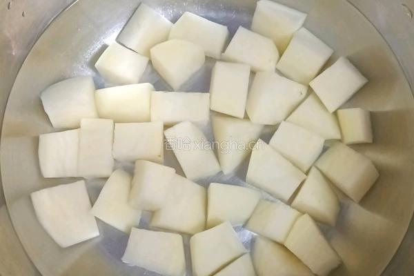 土豆萝卜肉丸盖饭的做法图解3