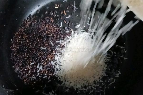 大米黑米红薯粥的做法图解3