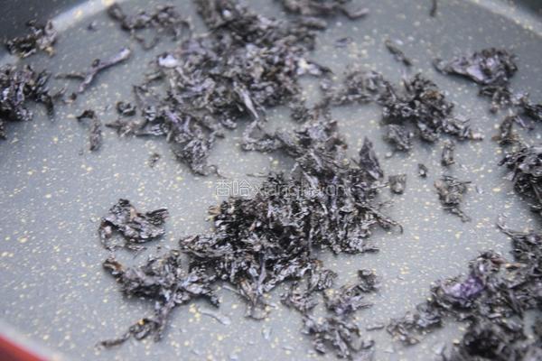 海苔肉松饭团的做法图解6