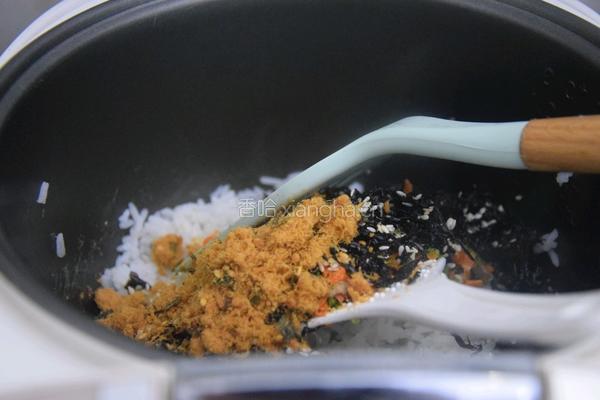 海苔肉松饭团的做法图解11