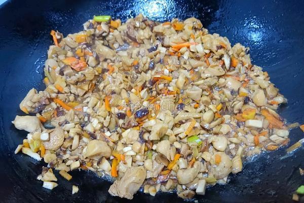 香菇鸡丁烧卖的做法图解3