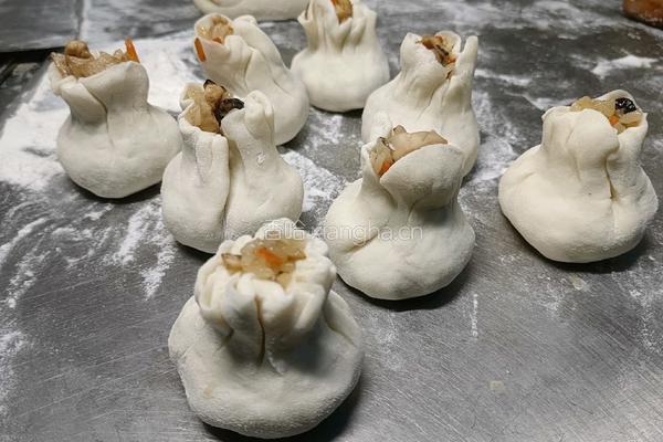 香菇鸡丁烧卖的做法图解7