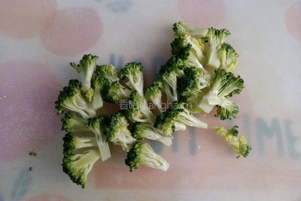 西蓝花蛋炒饭的做法图解3