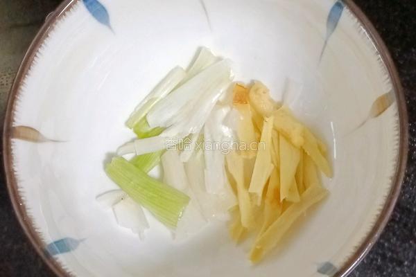 米饭时蔬猪肉饼的做法图解1