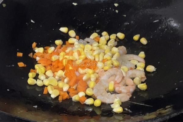 虾仁鸡蛋炒饭的做法图解5